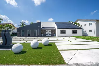 7220 N Oakmont Dr, Hialeah, FL 33015 - Photo 1