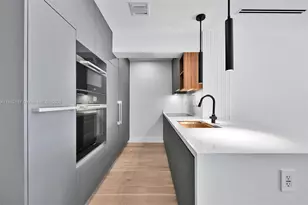 204 Sunrise Dr, Key Biscayne, FL 33149 - Photo 1