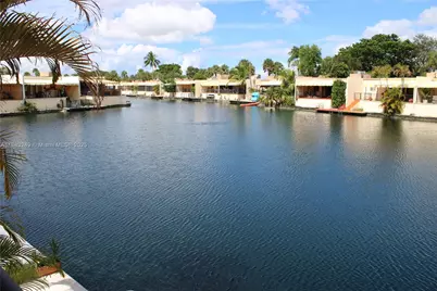 15512 Sharpecroft Dr, Miami Lakes, FL 33014 - Photo 1