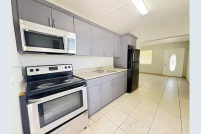 2443 NW 7th St, Pompano Beach, FL 33069 - Photo 1