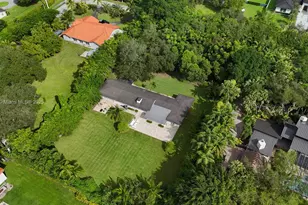 10110 SW 66th St, Miami, FL 33173 - Photo 1