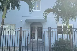 2500 NE 192 St, Miami, FL 33180 - Photo 1