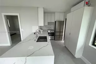 1050 NE 9th Ave, Fort Lauderdale, FL 33304 - Photo 1