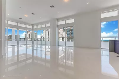 1080 Brickell Ave #4402, Miami, FL 33131 - Photo 1