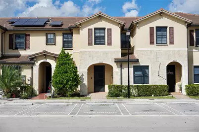 10606 W 33rd Ct #10606, Hialeah, FL 33018 - Photo 1