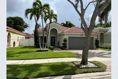 800 Tanglewood Cir, Weston, FL 33327 - Photo 1