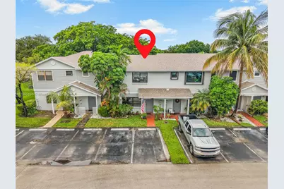 720 NW 105th Ter, Pembroke Pines, FL 33026 - Photo 1