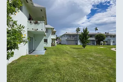 7660 SW 82nd St #H107, Miami, FL 33143 - Photo 1
