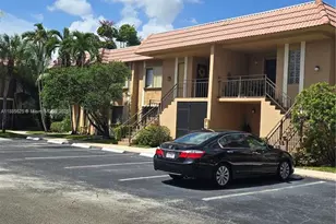 193 Lakeview Dr, Weston, FL 33326 - Photo 1