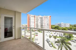 1301 NE Miami Gardens Dr, Miami, FL 33179 - Photo 1