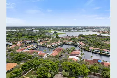 8336 Dundee Ter, Miami Lakes, FL 33016 - Photo 1