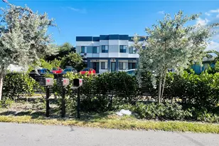 309 NW 7th Ct, Hallandale Beach, FL 33009 - Photo 1