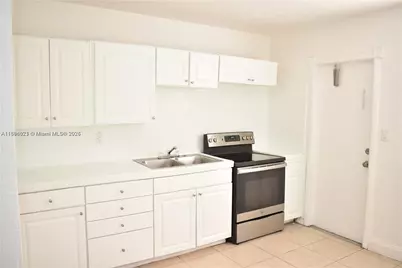 633 NW 6th Ct #1N, Hallandale Beach, FL 33009 - Photo 1