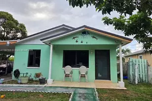 1025 Selkirk St, West Palm Beach, FL 33405 - Photo 1