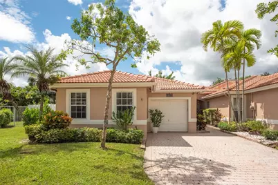 13070 NW 5th St, Pembroke Pines, FL 33028 - Photo 1
