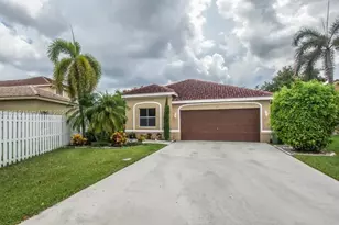 675 Maplewood Ct, Weston, FL 33327 - Photo 1