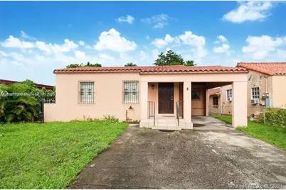 8 NW 33rd Ave, Miami, FL 33125 - Photo 1