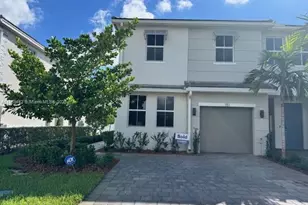151 SW 171st Ln, Pembroke Pines, FL 33027 - Photo 1