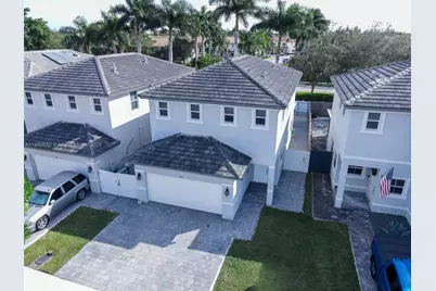 3174 SE 3rd Dr, Homestead, FL 33033 - Photo 1
