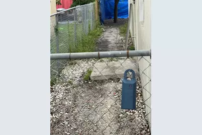 3438 NW 4th St, Miami, FL 33125 - Photo 1