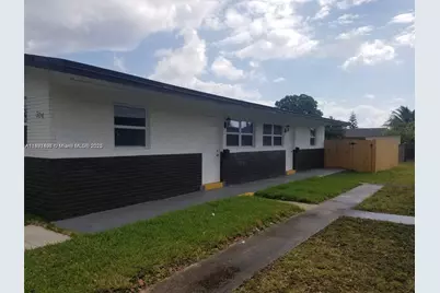 304 NW 5th Ter #4, Hallandale Beach, FL 33009 - Photo 1