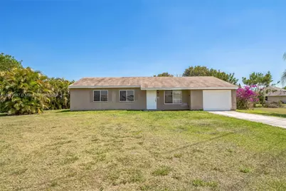 301 SE Whitmore Dr, Port Saint Lucie, FL 34984 - Photo 1