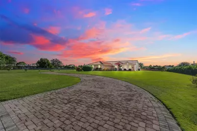 32295 SW 202nd Ave, Homestead, FL 33030 - Photo 1