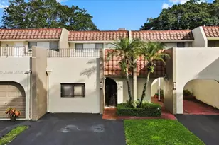 281 Jacaranda Dr, Plantation, FL 33324 - Photo 1