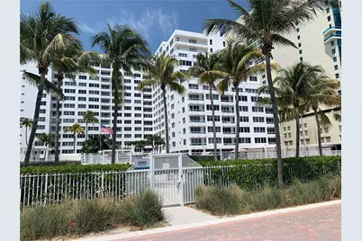 5005 Collins Ave #1423, Miami Beach, FL 33140 - Photo 1