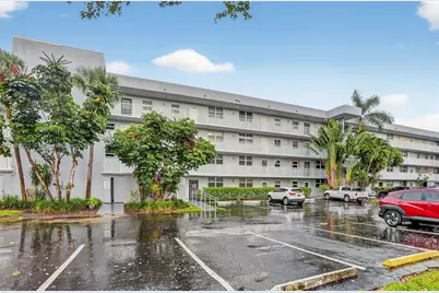 106 Royal Park Dr #4C, Oakland Park, FL 33309 - Photo 1