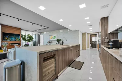 488 NE 18th St #815, Miami, FL 33132 - Photo 5