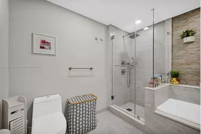 488 NE 18th St #815, Miami, FL 33132 - Photo 25