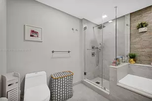 488 NE 18th St, Miami, FL 33132 - Photo 25