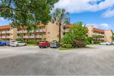 9301 Sunrise Lakes Blvd #307, Sunrise, FL 33322 - Photo 1