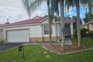 32 Gables Blvd, Weston, FL 33326 - Photo 1