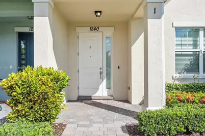1240 Eucalyptus Dr #1, Hollywood, FL 33021 - Photo 1