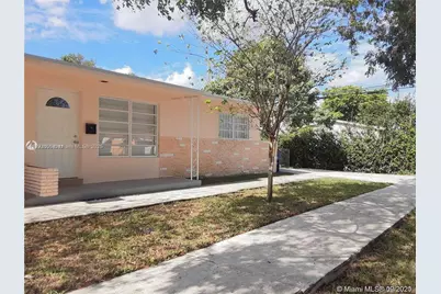 412 SW 10 St, Hallandale Beach, FL 33009 - Photo 1