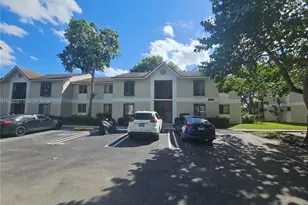 713 Gardens Dr, Pompano Beach, FL 33069 - Photo 1