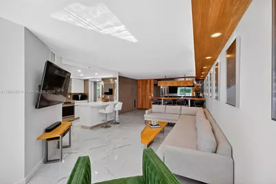 2401 Collins Ave #403, Miami Beach, FL 33140 - Photo 1
