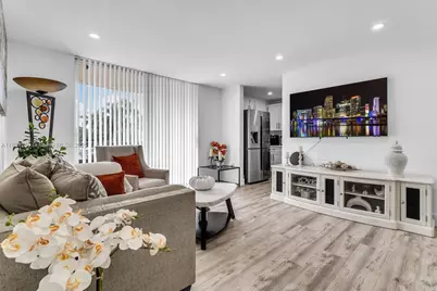 9310 Fontainebleau Blvd #201, Miami, FL 33172 - Photo 1