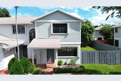 267 NW 106th Ter, Pembroke Pines, FL 33026 - Photo 1