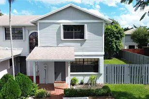 267 NW 106th Terrace, Pembroke Pines, FL 33026 - Photo 1