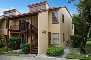 410 E Lakeview Dr E, Royal Palm Beach, FL 33411 - Photo 1