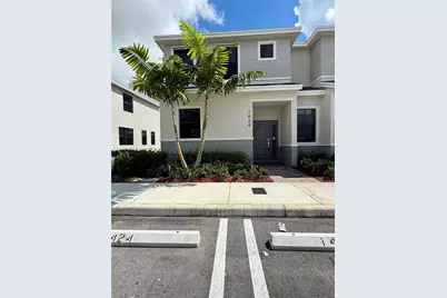 1424 NE 3rd Ave #1424, Florida City, FL 33034 - Photo 1