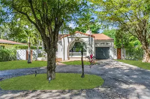 9212 NE 10th Ave, Miami Shores, FL 33138 - Photo 1