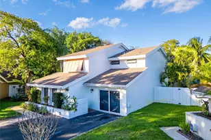 8211 SW 39th Ct, Davie, FL 33328 - Photo 1