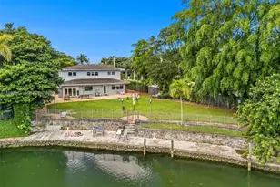 4801 University Dr, Coral Gables, FL 33146 - Photo 1