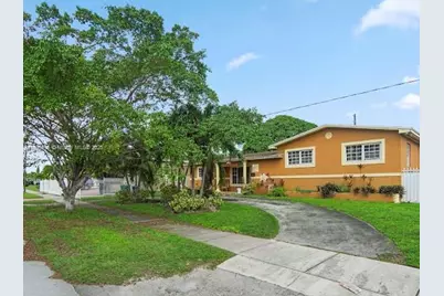 811 NW 196th Ter, Miami Gardens, FL 33169 - Photo 1