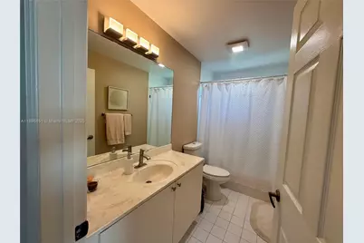 1115 NW 132nd Ave, Pembroke Pines, FL 33028 - Photo 17