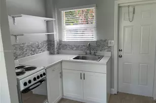 2805 NE 6th Ln, Wilton Manors, FL 33334 - Photo 1